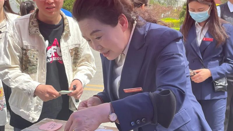公关传播与广告传播：市场营销中的双剑合璧